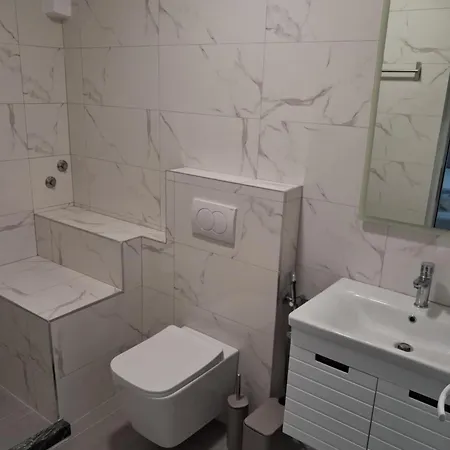 Blue Horizon Apartment- *