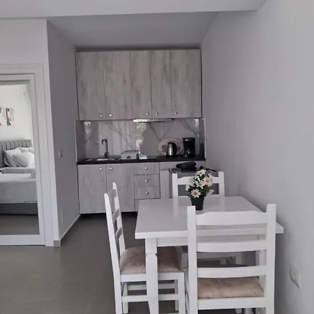 Blue Horizon Apartment- アパート Sarandë