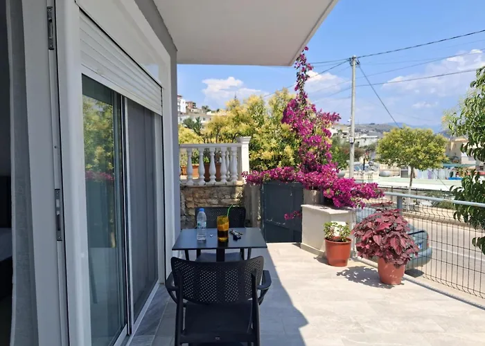 Blue Horizon Apartment- *